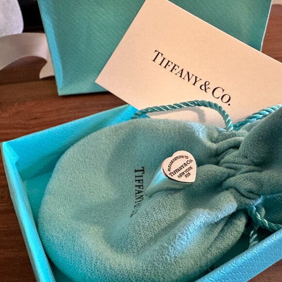 Tiffancy & Co Heart Signet Ring - Picture 1 of 5